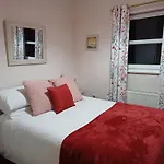 - Sleeps 3 - Garden - Pet Friendly 펜션