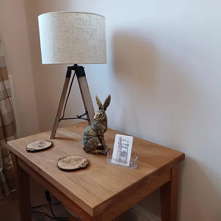 - Sleeps 3 - Garden - Pet Friendly * 里彭