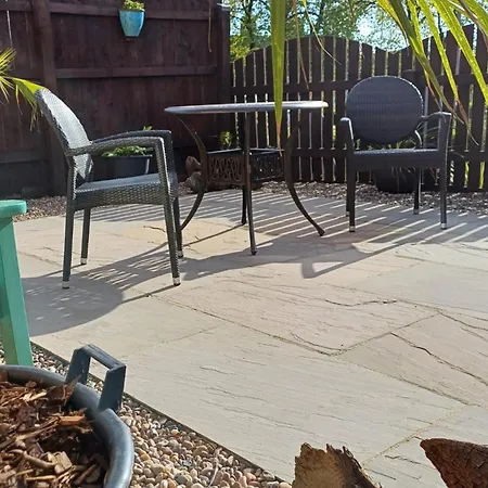 - Sleeps 3 - Garden - Pet Friendly 度假居