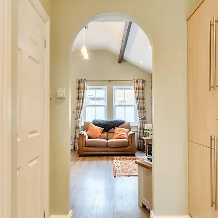 - Sleeps 3 - Garden - Pet Friendly 里彭