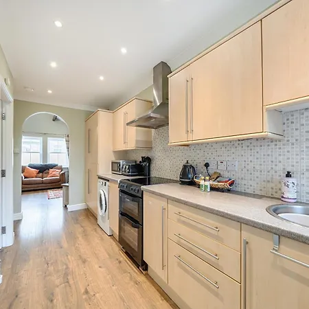 - Sleeps 3 - Garden - Pet Friendly *