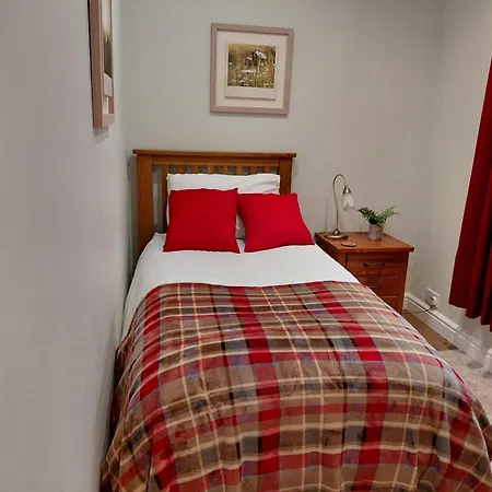 - Sleeps 3 - Garden - Pet Friendly * 里彭